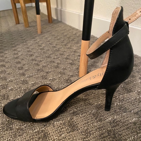 Kelly & Katie Nadia Heel - Picture 2 of 3